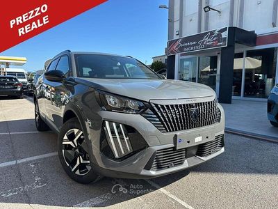 Usata Peugeot 2008 Allure 145 CV (106 kW) 2025 Gray SUV