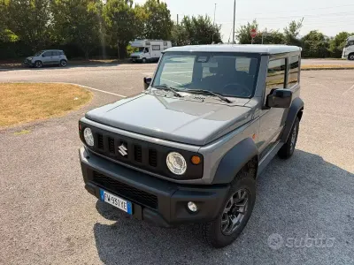 Usata Suzuki Jimny 102 CV (75 kW) 2019 Grigio SUV