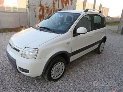 Usata Fiat Panda 4x4 Climbing 69 CV (50 kW) 2010 Bianco Utilitaria