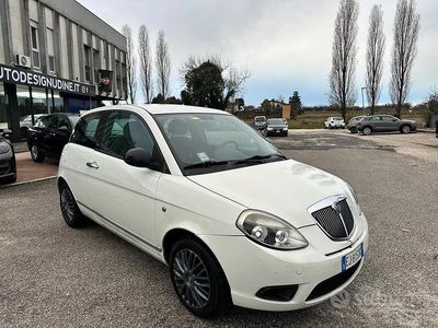 Usata Lancia Ypsilon 69 CV (50 kW) 2011 Bianco Utilitaria