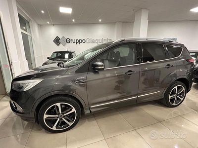 Usata Ford Kuga Vignale 150 CV (110 kW) 2017 Grigio SUV