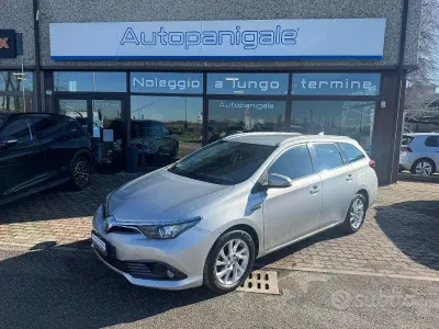 Second-hand Toyota Auris Touring Sports Active 99 CP (72 kW) 2018 Gri Break
