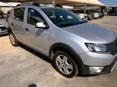 Begagnad Dacia Sandero Prestige 90 HK (66 kW) 2013 Grå Sedan