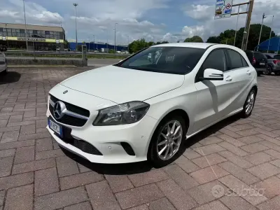 Usata Mercedes A180 Business 109 CV (80 kW) 2016 Bianco Berlina