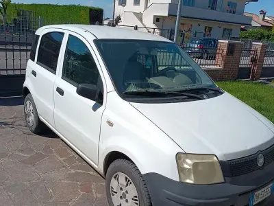 Usata Fiat Panda 69 CV (50 kW) 2006 Bianco Utilitaria
