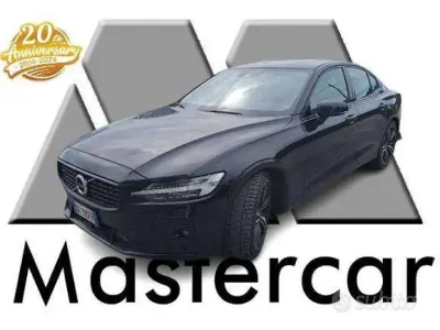 Usata Volvo S60 R-Design 163 CV (119 kW) 2022 Nero Berlina