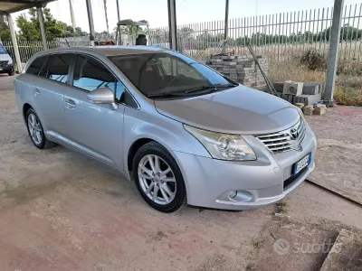 Usata Toyota Avensis 126 CV (92 kW) 2010 Grigio Station wagon