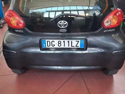 Usata Toyota Aygo 68 CV (50 kW) 2007 Grigio Utilitaria