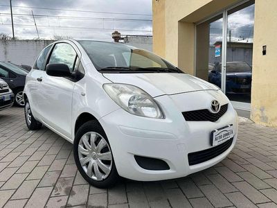 Usata Toyota Yaris 69 CV (50 kW) 2009 Bianco Berlina