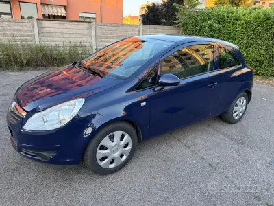 Usata Opel Corsa Club 75 CV (55 kW) 2010 Blu Utilitaria