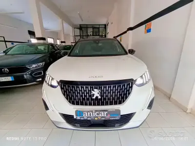 Usata Peugeot 2008 GT 130 CV (95 kW) 2023 Bianco SUV