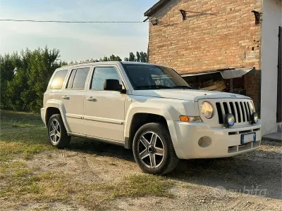 Usata Jeep Patriot Limited 140 CV (102 kW) 2010 Bianco SUV