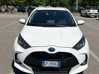 Usata Toyota Yaris Hybrid