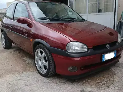 Usata Opel Corsa 106 CV (77 kW) 1999 Berlina