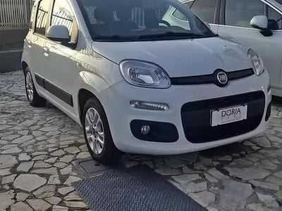 Begagnad Fiat Panda Lounge 69 HK (50 kW) 2013 Vit Halvkombi