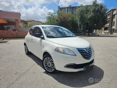 Usata Lancia Ypsilon 85 CV (62 kW) 2012 Bianco Utilitaria