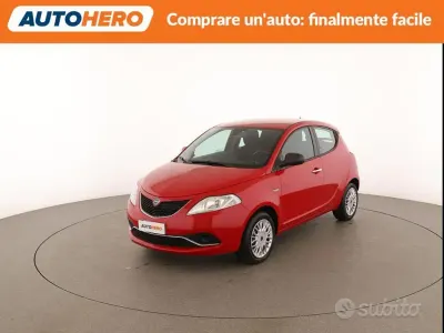 Usata Lancia Ypsilon Silver 69 CV (50 kW) 2015 Rosso Utilitaria