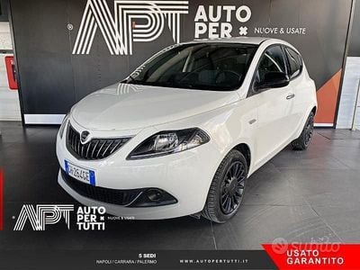 Usata Lancia Ypsilon Silver 70 CV (51 kW) 2022 Bianco Utilitaria