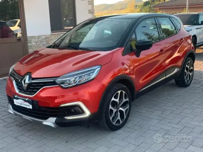 Usata Renault Captur Intens 90 CV (66 kW) 2018 Rosso SUV