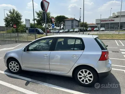 Usata VW Golf V 102 CV (75 kW) 2007 Berlina