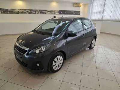 Usata Peugeot 108 Active 72 CV (52 kW) 2021 Nero Utilitaria