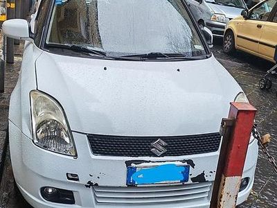 Käytetty Suzuki Swift 68 HP (50 kW) 2006 Valkoinen Viistoperä