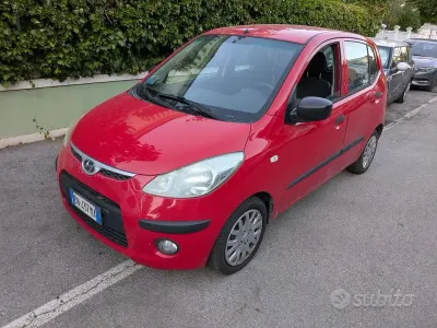 Usata Hyundai i10 66 CV (48 kW) 2008 Rosso Utilitaria