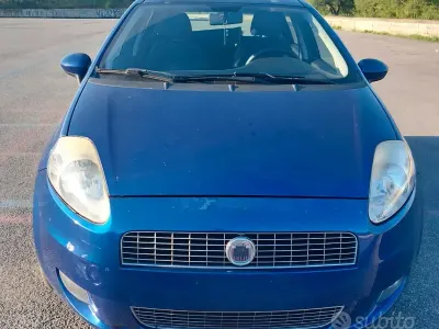 Occasion Fiat Grande Punto 77 ch (56 kW) 2009 Bleue Citadine