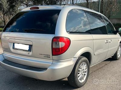 Usata Chrysler Grand Voyager 150 CV (110 kW) 2007 Grigio Monovolume