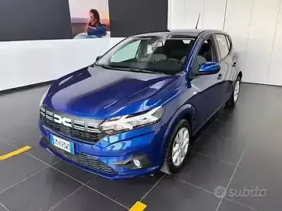 Usado Dacia Sandero Essentiel 101 CV (74 kW) 2023 Azul Berlina