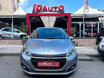 Usata Peugeot 208 Allure 102 CV (75 kW) 2020 Grigio Utilitaria