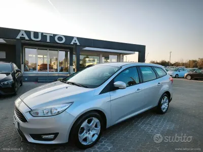Käytetty Ford Focus S 100 HP (73 kW) 2016 Harmaa Farmari
