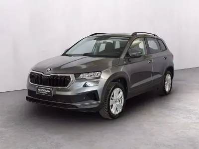 Usata Skoda Karoq Executive 150 CV (110 kW) 2025 Grigio graphite metallizzato SUV