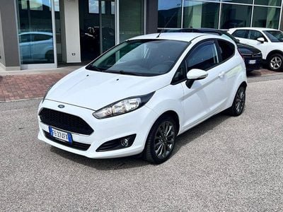 Second-hand Ford Fiesta 60 CP (44 kW) 2016 Alb Hatchback