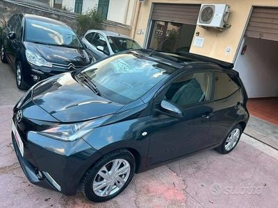 Usata Toyota Aygo 69 CV (50 kW) 2016 Grigio Utilitaria