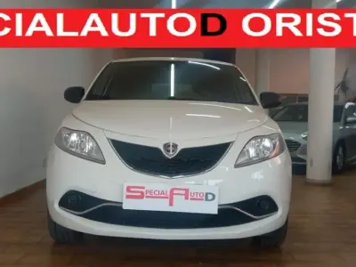 Usata Lancia Ypsilon 95 CV (69 kW) 2016 Bianco Utilitaria