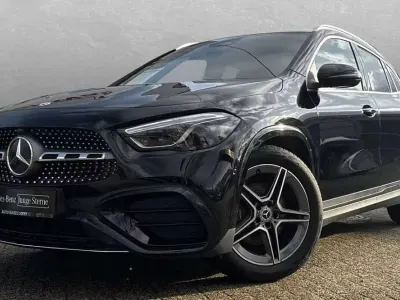Usado Mercedes GLA200 AMG 163 CV (119 kW) 2025 Negro SUV