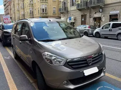 Usata Dacia Lodgy Lauréate 90 CV (66 kW) 2013 Giallo Monovolume