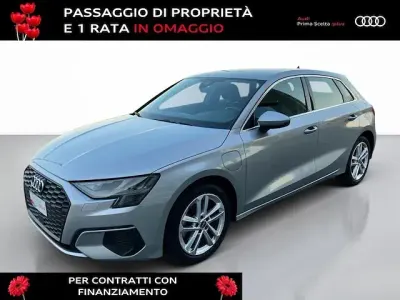 Usata Audi A3 Business 204 CV (150 kW) 2021 Argento fioretto metallizzato Berlina