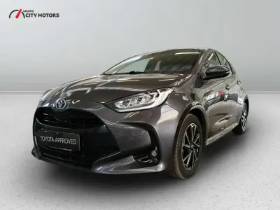 Usata Toyota Yaris Hybrid Trend 116 CV (85 kW) 2021 Grigio Berlina