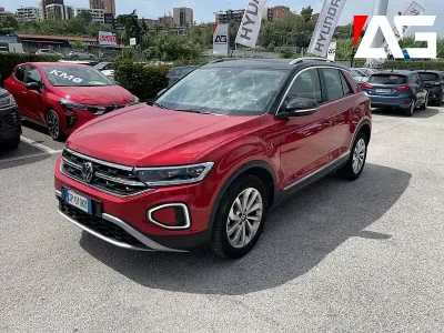 Usata VW T-Roc Style 150 CV (110 kW) 2023 Rosso SUV