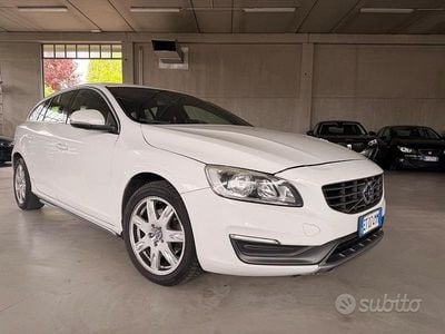 Usata Volvo V60 Momentum 163 CV (119 kW) 2013 Bianco Station wagon