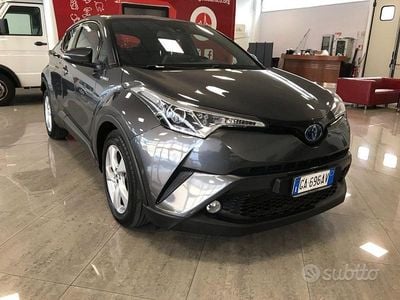Usata Toyota C-HR Active 98 CV (72 kW) 2019 Grigio SUV