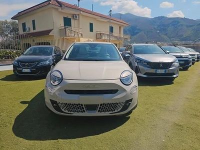 Nuova Fiat 600 Icon 135 CV (99 kW) 2025 Beige SUV