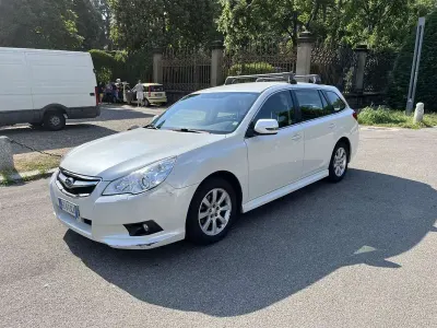Usata Subaru Legacy Comfort 150 CV (110 kW) 2010 Bianco Station wagon