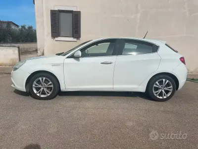Usata Alfa Romeo Giulietta 170 CV (125 kW) 2012 Bianco Utilitaria