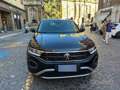 Usata VW T-Roc Life 110 CV (80 kW) 2024 Nero SUV