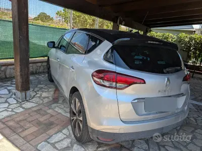 Usata Renault Scenic E-Tech 110 CV (80 kW) 2017 Grigio Monovolume