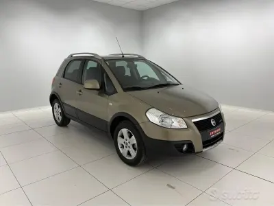 Usata Fiat Sedici Dynamic 120 CV (88 kW) 2007 Marrone SUV