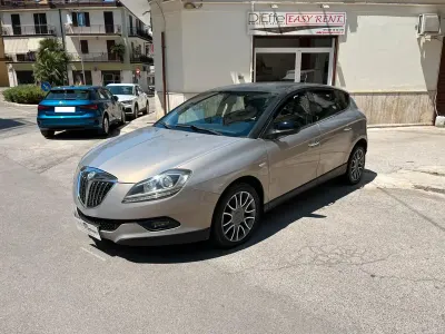 Usata Lancia Delta 120 CV (88 kW) 2008 Oro Utilitaria